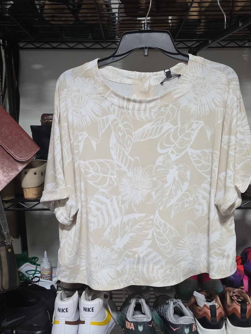 Adrianna Papell Cream and White Floral Short Sleeve Top